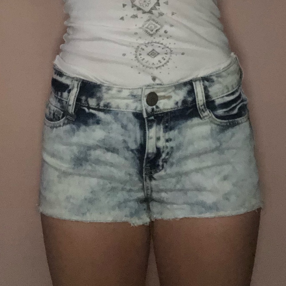 Light wash Jean Shorts from Decree